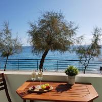 Moris Beautiful Sea front Apartment - With AC, hotel en Monterosso al Mare