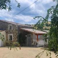 Gîte Le 1935 Évasion en Ardèche, au cœur de la campagne, idéal pour balades à vélo et moto, hotel Saint-Sylvestre városában