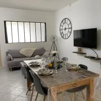 Gite du Trefoux logement le Villainois, hótel í Villaines-la-Gonais