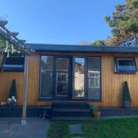 Lindas LODGE Free PARKING air con plus provisions included, hotel a Hove