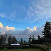 Acre By the Sea Guest Suite, hotel em Sooke