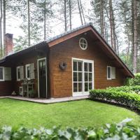 Luxurious Chalet in Oud Turnhout with Large Garden、アウト・トゥルンハウトのホテル