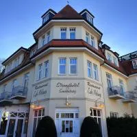 Strandhotel Sonnenburg by ANS, hótel í Kühlungsborn