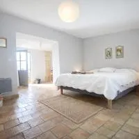 Viesnīca Studio Est - 30 m2 Domaine viticole Château Barbebelle - Jardin & Boulodrome partagés pilsētā Rognes