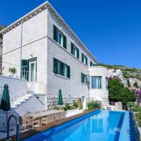 Luxury Villa Castello Dubrovnik with Pool & Sauna, hotel a Dubrovnik