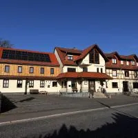 Deutsches Haus Hotel Restaurant Gastwirtschaft Biergarten am Radweg Bermuthshain, hotel en Bermuthshain
