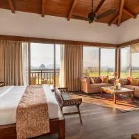The White Resort and Spa Pawna โรงแรมในKhamshet