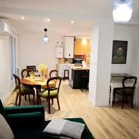 Le Central Limouxin - Rénové avec balcon - 6 pers, hotell sihtkohas Limoux