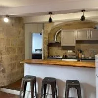 2- Appartement climatisé dans le centre historique d Aubenas, hotel em Aubenas