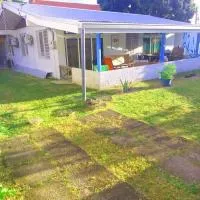 Beautiful house right in Fare, air conditioning, hotel i Huahine