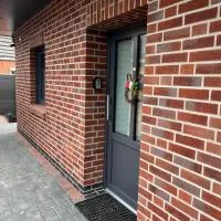 Barrierefreie Ferienwohnung Abendrot mit Wallbox und Leihfahrrädern, hotelli Krummhörnissä