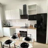 1-Appartement calme et bien rénové avec 2 chambres, hotel in Nantua