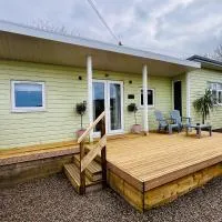The Cabin at Swelle Cottages, hotell i Poundstock