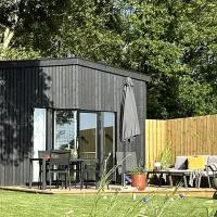 Skrylle Hideaway - cozy tiny house near Lund, hotel a Dalby