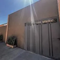 Casa nova com ar 2 quartos, 6 beliches pra até 12 pessoas, hotel di Catanduva