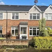 Entire house, on the outskirts of Dublin – hotel w mieście Celbridge