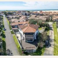 Gîte Oustaou Biscarrosse Plage 7 chambres 15 personnes, hotel u gradu 'Biscarrosse'