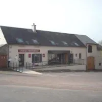 L 'Escale Morvandelle, hotell sihtkohas Saint-Brisson