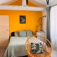 Chez Mary Studio -Jungle, hotel a Gannat