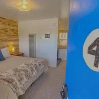 King Bear Mokee Pets OK, Shared Kitchen! #4, hotel en Bluff