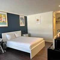 Cloud 9 Inn, hotelli kohteessa Whitecourt