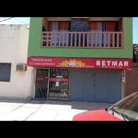apto centrico para cuatro con estacionamiento wifetc centrico! a dos apto ce trico a tres cuadras de Plaza Batlle, hôtel à Artigas