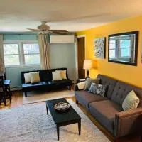 Private Green Cottage near downtown, khách sạn ở Asheville
