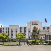 Hampton Inn & Suites Fresno, hotelli kohteessa Fresno