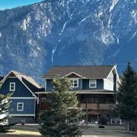 Mountain Guesthouse Bed and Baking, hotel di Radium Hot Springs