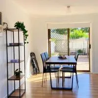 3 Bedrooms Home in Salisbury, hotel i Elizabeth