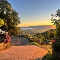 Panorama Ferien in Walzenhausen mit See und Bergblick, Willkommen bei MOVIDA, готель у місті Walzenhausen