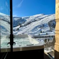 스트란다에 위치한 호텔 Luxurious chalet for family and friends