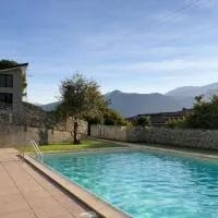 Gianni Lake Como - Pool, AirCon & Design, готель у місті Льєрна