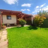 Villa Alemana में, होटल Casa completa con patio en Villa Alemana