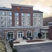 La Quinta Inn & Suites by Wyndham Downtown Asheville โรงแรมในแอชวิลล์