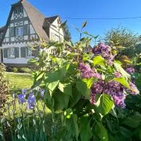 Le Hêtre Rouge - Écureuil et Geai Charme & Spa Alsace, hotelli kohteessa Barr
