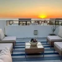 Baja Ocean View 3 BR Panoramic Terrace & Private Jacuzzi 8pp, hotel em Rosarito