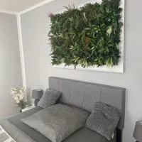 Gemütliches Appartement 2 - mit Küche und Bad zur Eigennutzung -Schuster Homes-، فندق في Vechelde