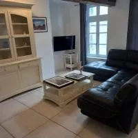 Beautiful 150 m cottage, 4 bedrooms, sleeps 7, hotel a Conty