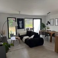 New house with garden - Beaches 11 min away, hotel en LʼAiguillon-sur-Vie