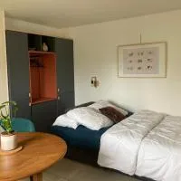 Studio avec jardin, hotel em Agon Coutainville