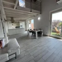 Charme Lake Loft, хотел в Испра