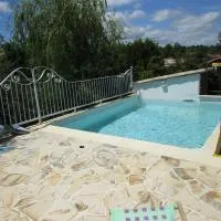 Le Cigalou gîte calme proche Gorges de l' Ardèche & piscine, hôtel à Gras