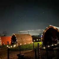 Hulland में, होटल Poplars Farm Site Glamping Pods Adults only with separate, private shower rooms