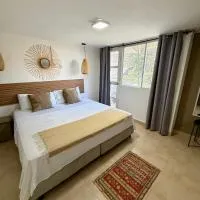 Apartamento en el rodadero a una cuadra de la playa: Rodadero şehrinde bir otel