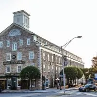 Newport Bay Club and Hotel, hotel din Newport
