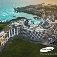 Shilla Stay Plus Iho Tewoo Ocean Front, hotel di Jeju