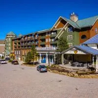 HH 207 Ski-InOut Sunrise Views Village Steps Sleeps 4, hotelli kohteessa Snowshoe
