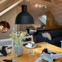 Havbris apartment with sea view in Borhaug, Farsund, hotel en Borhaug