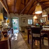 Enastron Guesthouse, hotel a Dhimitsana